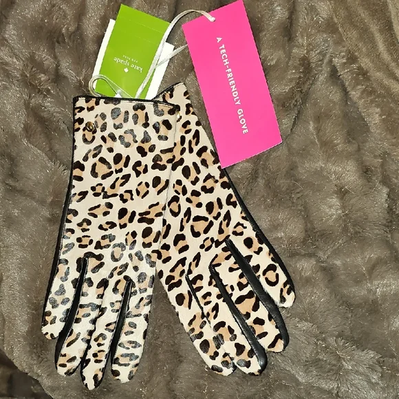 Kate Spade leopard Print Tech-Friendly Gloves - Picture 1 of 3